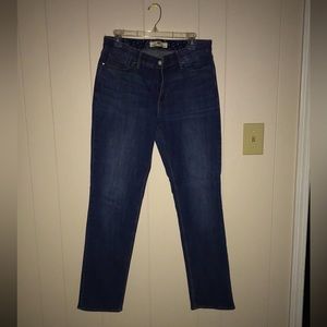 Levi’s Perfect Waist/525 straight leg